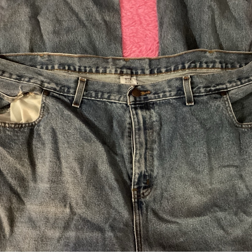 Men’s jeans hard to find size 48” x 30”. Gently worn, great deal!